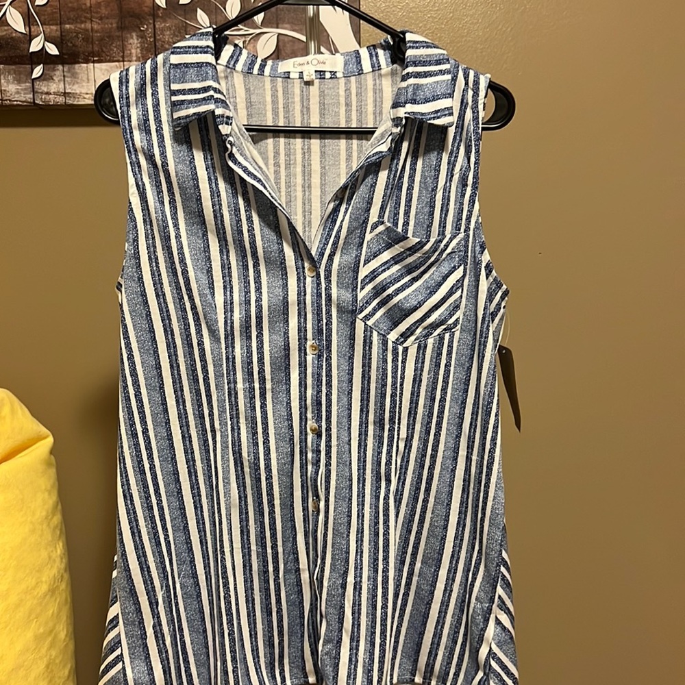 EDEN AND OLIVIA WOMEN SLEEVELESS TOP.  NEW WITH TAGS